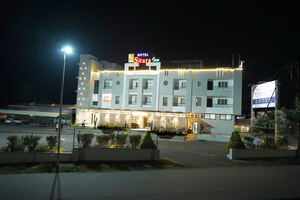 Exterior & Amenities